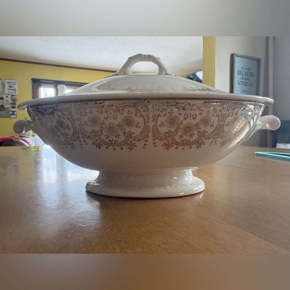 Vintage Homer Laughlin Eggshell Georgian Tureen w/ Lid – Gold Filigree